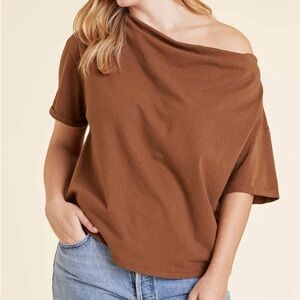 Nuuds Off the Shoulder Tee in Chocolate
